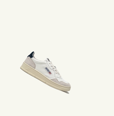 Women's Autry Medalist Low Sneakers White Blue | CA-V249780
